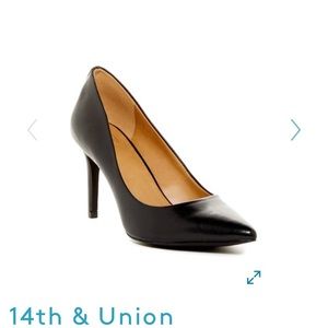 BRAND NEW Black Pump with pointed toe